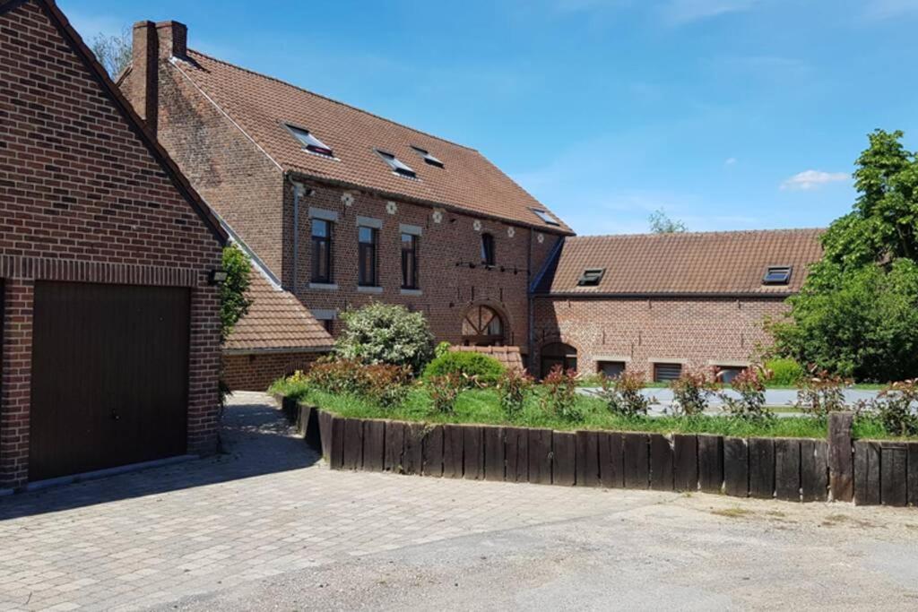 Appartement isolé, 1 chambre avec terrasse privée Ramillies Exterior foto