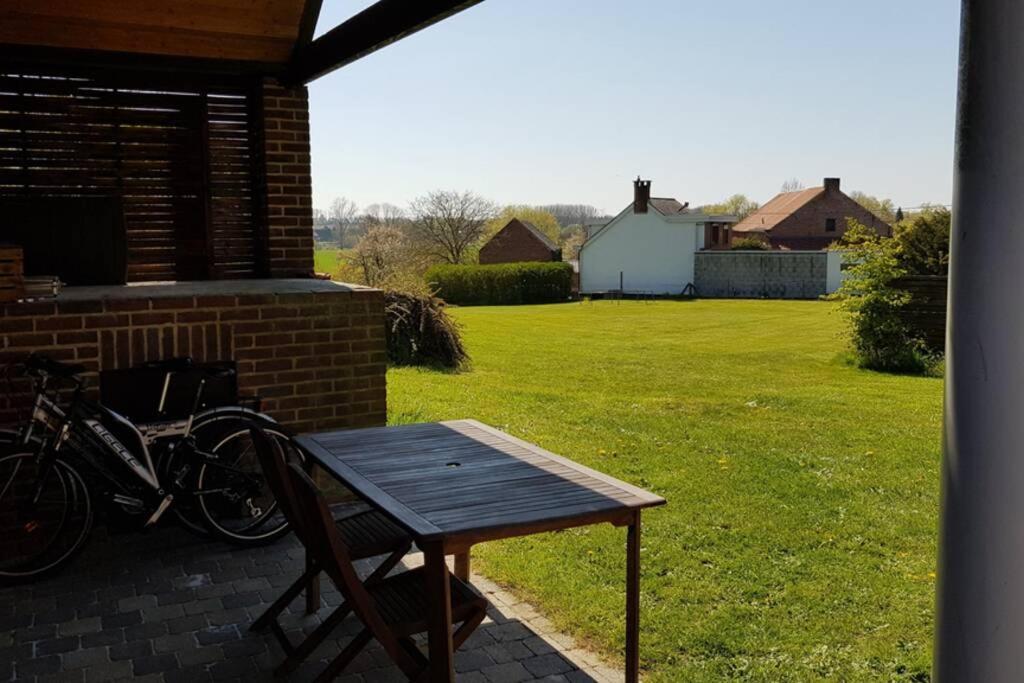 Appartement isolé, 1 chambre avec terrasse privée Ramillies Exterior foto