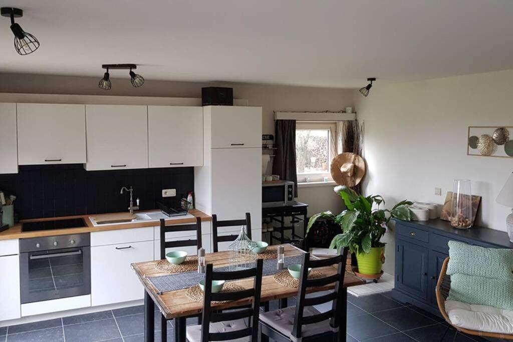 Appartement isolé, 1 chambre avec terrasse privée Ramillies Exterior foto